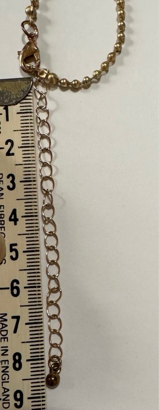 Collana vintage dorata con pendenti colorati