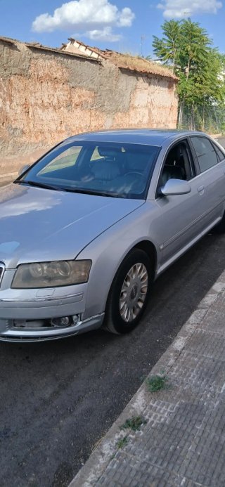 Audi A8 2004