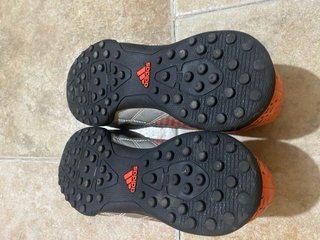 Zapatillas de fútbol Adidas Naranja y Plata