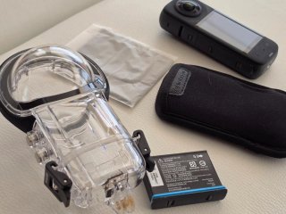 Insta360 X3 + Carcasa Buceo + 2 Baterías