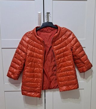 Chaqueta Herno plumón ultraligera reversible.