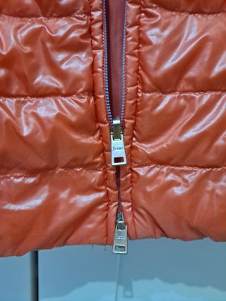 Chaqueta Herno plumón ultraligera reversible.