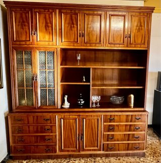 Mueble clásico de salón de madera