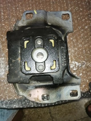 Supporto motore sx Ford Kuga 2008-2011