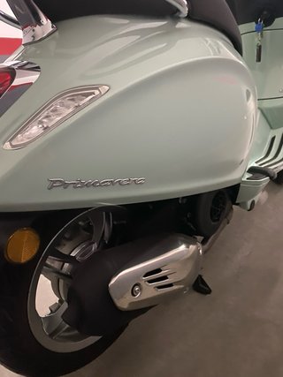 Vespa Primavera 125 Verde. Con solo 156 km