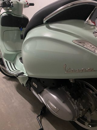 Vespa Primavera 125 Verde. Con solo 156 km