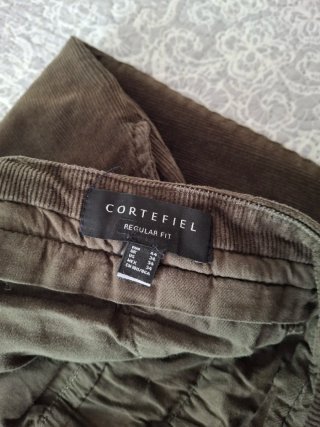 Pantalón pana verde Cortefiel