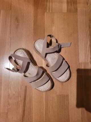 Sandalias Beige Cuña