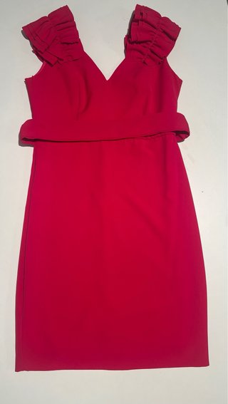 Vestido rosa con volantes para evento