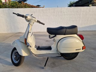Vespa Beige Clásica ,itv en vigor asta mayo 2028