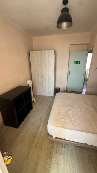 Habitacion en piso para compartir