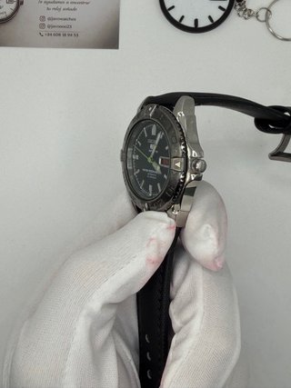 Seiko 5 Sports 7S36-00Y0 Árabe/Inglés