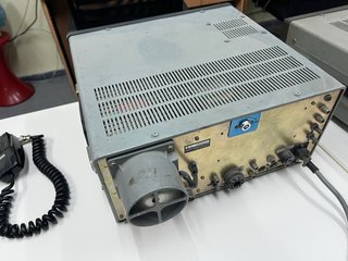 Emisora Yaesu FT-101ZD + Altavoz de Linea