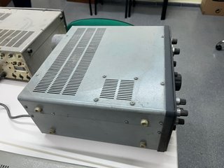 Emisora Yaesu FT-101ZD + Altavoz de Linea
