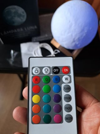 Lámpara Luna LED con Mando a Distancia