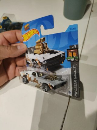 Hot Wheels Rodger Dodger