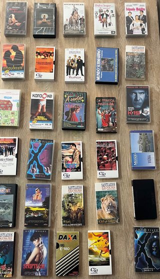 Lote de 25 Cintas VHS Variadas