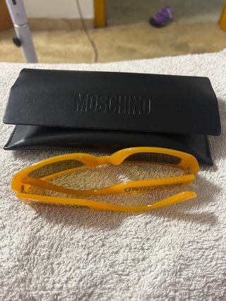 Gafas de sol Moschino amarillas