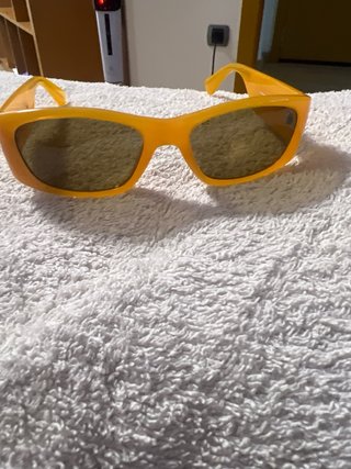 Gafas de sol Moschino amarillas