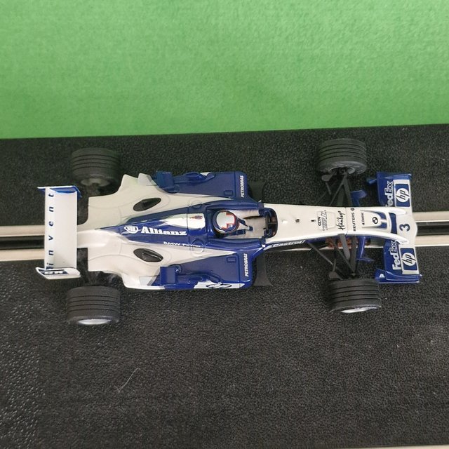 Scalextric Williams FW26 Montoya #3