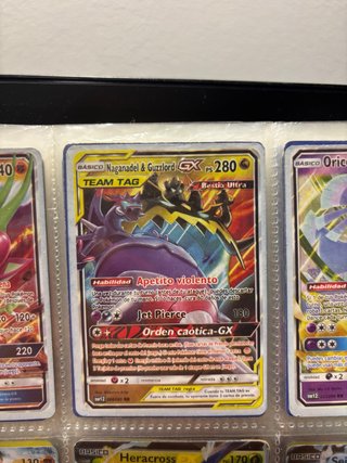 Carta Pokémon Naganadel & Guzzlord GX