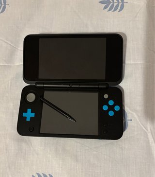 Nintendo 2DS XL