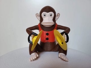 Figura Mono Juguete con Platillos