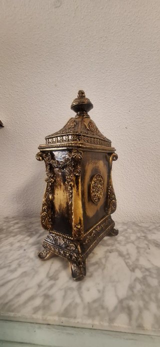 Reloj de sobremesa estilo clásico