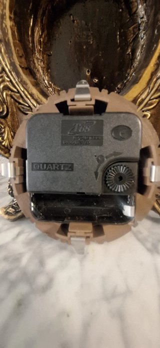 Reloj de sobremesa estilo clásico