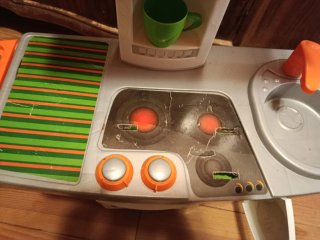 Cocinita de juguete con accesorios
