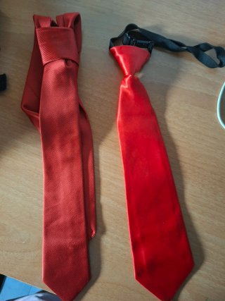 Corbatas rojas