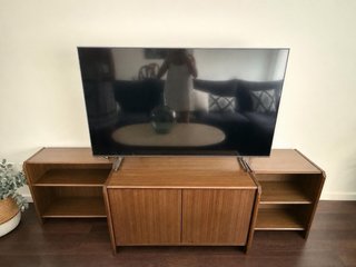 Mueble bajo de madera