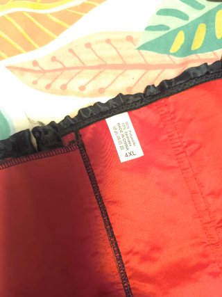 Conjunto Corset Rojo y Tanga Encaje Negro 4XL