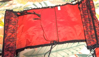 Conjunto Corset Rojo y Tanga Encaje Negro 4XL