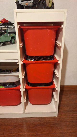 Estantería infantil con cajas de almacenaje