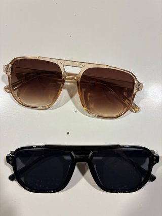 Gafas de sol aviador naranjas y azules