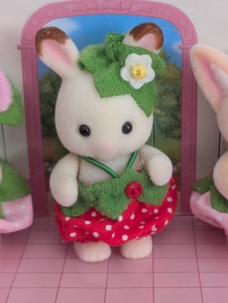 Sylvanian Families Very Berry Babies