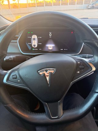 Tesla Model S 2015