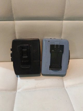 Walkman Sony WM-EX12 y Aiwa TAIS4