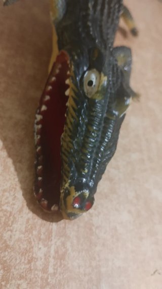 Cocodrilo de plástico 50 cm