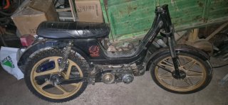 Derbi Variant Negra y Dorada