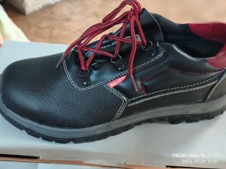 Botas de seguridad negras marca bellota
