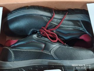 Botas de seguridad negras marca bellota