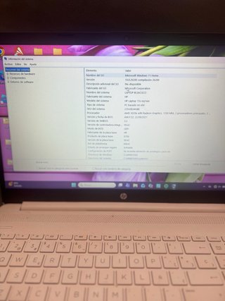 HP Laptop 15s-eq1xxx Blanco con Cargador