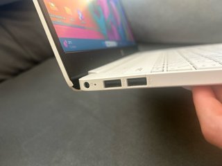 HP Laptop 15s-eq1xxx Blanco con Cargador