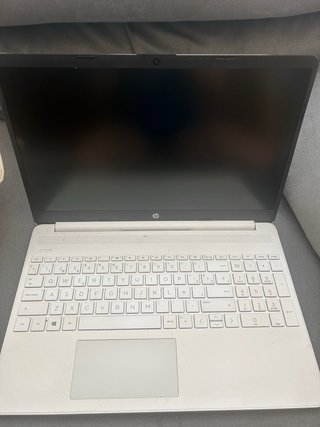 HP Laptop 15s-eq1xxx Blanco con Cargador