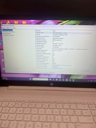 HP Laptop 15s-eq1xxx Blanco con Cargador