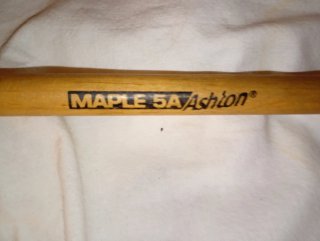 5° Baquetas batería Ashton Maple 5A.