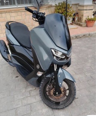 Yamaha NMAX Maxi Scooter Negra/Gris