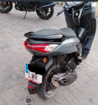Yamaha NMAX Maxi Scooter Negra/Gris
